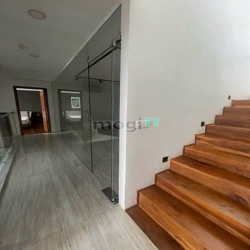 Penthouse Thảo Điền Q2 Gồm  3 Tầng + Sân Thượng 5PN DTSD 500m2