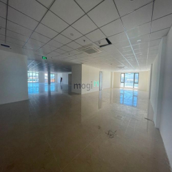 Văn phòng trên trục đường Lê Duẩn, DT lên đến 460m2, Giá chỉ 174K/m2