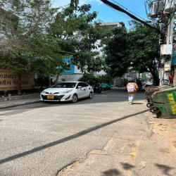 Bán Nhà mới xây 100%- Hẻm Xe Tải. 4m x 15m.