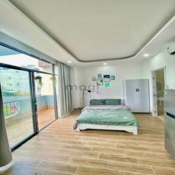 Trống lại STUDIO cửa sổ BAN CÔNG lớn FULL NỘI THẤT