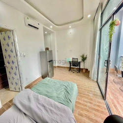 Trống lại STUDIO cửa sổ BAN CÔNG lớn FULL NỘI THẤT