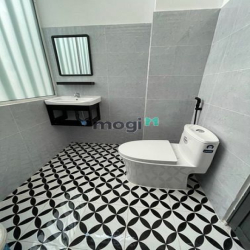 Penthouse 1 phòng ngủ ban công 50m2 full nội thất gần sân bay