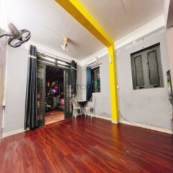 VĂN PHÒNG 40m2 MẶT TIỀN , đường thương mại, lưu thông hai chiều.