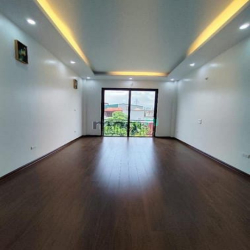 Siêu Phẩm Bán Nhà**NGỌC THUỴ**, 47 M2, Sát Ô Tô,  Giá 4,1 Tỷ