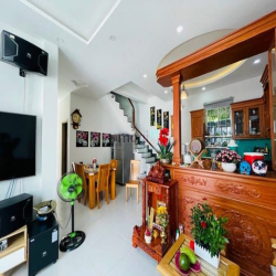 5x25m, 3 tầng, sân rộng, ngay ngã 4 thủ đức, hơn 11ty, Hiệp phú q9