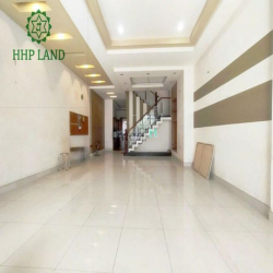 Cho thuê nhà nguyên căn nội thất cơ bản gần đường Nguyễn Ái Quốc