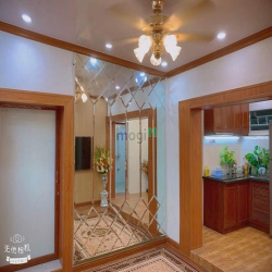 Bán căn hộ phố Quán Thánh, Lô góc, 120m2 2PN 2WC LOGIA, giá 2.83 tỷ