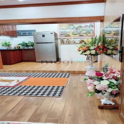 Bán căn hộ phố Quán Thánh, Lô góc, 120m2 2PN 2WC LOGIA, giá 2.83 tỷ