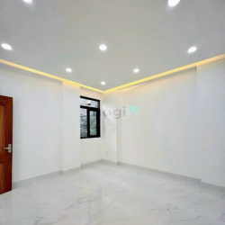 Nhà 2 lầu và sân thượng mới đẹp đường D15 KDC Hồng Loan 6A, Cần thơ