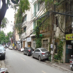 Trung tâmHOÀN KIẾM,bán nhà mặt phố  TRẦN QUỐC TOẢN,135m,Mặt tiền 5,8m