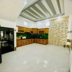 Mặt Tiền Bà Hạt, Q.10 , khu kinh doanh sầm uất.