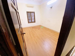 Cho thuê nhà ngõ 141 Vương Thừa Vũ, dt 60 m2 x 4 tầng, giá thuê 12 tr
