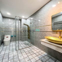 Nhà 2 lầu và sân thượng tuyệt đẹp đường D13 KDC Hồng Loan