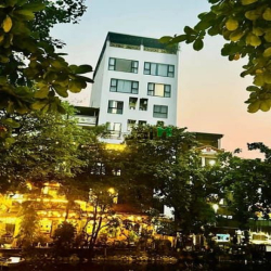 Bán nhà dòng tiền Quan Nhân, 120m2, 9 tầng, mt 9m, 20 phòng, 45 tỷ