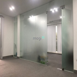 Cho thuê văn phòng tại Làng Việt Kiều Châu Âu, 70 m2 gồm 2 phòng