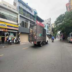 Cho thuê Nhà góc 3 MT - 7.5m*22m - Vị trí đẹp đường Nguyễn Trọng Tuyển
