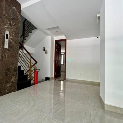 Bán nguyên căn nhà phố 5 lầu với 4PN lớn khu Hưng Gia 1, Phú Mỹ Hưng