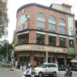 Cho thuê LÔ GÓC phố DƯƠNG KHUÊ 120m2, 18m mặt tiền