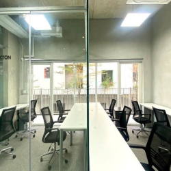 Cho thuê văn phòng khu đô thị Sala. Trang bị nội thất văn phòng đầy đủ