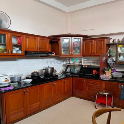 Hẻm 5m 60m2(4.2x14.3m) 3 tầng btct 4 PN Đs 4, BHH A, Bình Tân