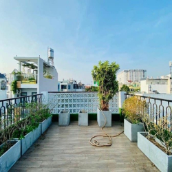 NHÀ XINH GIÁ TỐT : đ.Huỳnh Văn Bánh, P11, q.Phú Nhuận 61m2/ 3tỷ650 SHR