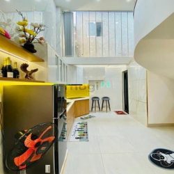NHÀ XINH GIÁ TỐT : đ.Huỳnh Văn Bánh, P11, q.Phú Nhuận 61m2/ 3tỷ650 SHR
