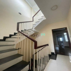 Bán gấp nhà đầu hẻm Huỳnh Văn Bánh, Phú Nhuận, 58.5m2, 2tỷ760, sổ sẵn.