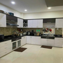 Bán gấp nhà đầu hẻm Huỳnh Văn Bánh, Phú Nhuận, 58.5m2, 2tỷ760, sổ sẵn.