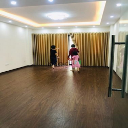 Cho thuê văn phòng Mỗ Lao.  Sàn xd 50 m2/tầng, có sàn gỗ, điều hòa