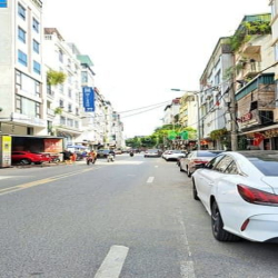 Mặt phố Trung Phụng - Xã Đàn - Nở hậu - 75m2 - MT 4m - giá 30.5 tỷ