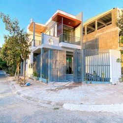 Cần bán nhà 1 trệt 1 lầu, Căn góc 2 Mặt Tiền, thị trấn Trảng Bom