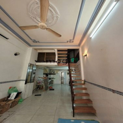 Nhà BTCT 4 tầng hẻm xe hơi 1 sẹc, gần UBND quận 11, 3 PN – 3 WC