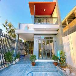Cần bán nhà 1 trệt 1 lầu, Căn góc 2 Mặt Tiền, thị trấn Trảng Bom