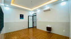 Giá bán cực kì tốt: Nhà hoàn thiện đẹp đường E6 đối diện công viên