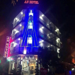 Khách sạn 4 lầu góc 2 mặt tiền đường Hoàng Thế Thiện KDC Hưng Phú
