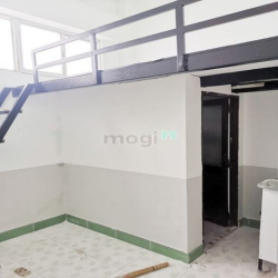 Phòng thoáng có gác chỉ 2tr8 ở 448 Cộng Hòa, tân Bình, bảo vệ 24/7