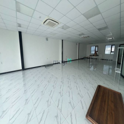 Cho thuê văn phòng 180m2 trong tòa nhà mới MT Trần Hưng Đạo