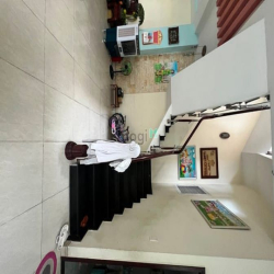 Nhỉnh 100 triệu mặt tiền Âu Cơ, Tân Phú với 108m2 5 Pn 3 tầng BTCT