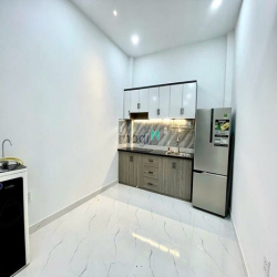 Nhà mới, hẻm ô tô tránh, gần Trường Đại Học CNTP, 3.55 tỷ