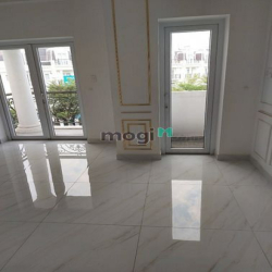 Cho Thuê Nhà  Nguyễn Cửu Vân, P17, Q.Bình Thạnh, DT: 5x18, 3 lầu