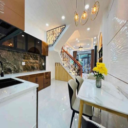 Chính chủ bán gấp nhà đ. Nguyễn Trãi, Phường 2, Quận 5 ,Dt:52m2