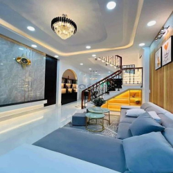Chính chủ bán gấp nhà đ. Nguyễn Trãi, Phường 2, Quận 5 ,Dt:52m2
