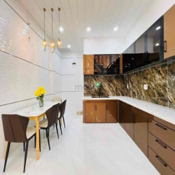 Chính chủ bán gấp nhà đ. Nguyễn Trãi, Phường 2, Quận 5 ,Dt:52m2