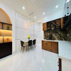 Chính chủ bán gấp nhà đ. Nguyễn Trãi, Phường 2, Quận 5 ,Dt:52m2