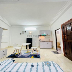 Phòng đẹp nằm gần bờ kè Thanh Đa