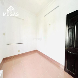 Phòng Giá Rẻ Đầy Đủ Nội Thất Ban Công Riêng Ngay HUFLIT