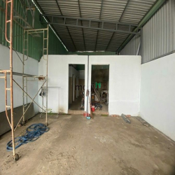 Cho thuê kho xưởng rộng 1200m2 mặt tiền container vào tận nơi