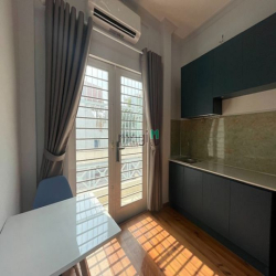 Cho thuê căn hộ studio thoáng mát nắng trời tại Q10