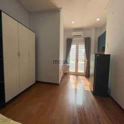 Cho thuê căn hộ studio thoáng mát nắng trời tại Q10