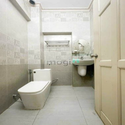 Nhà trệt lửng mặt tiền đường 30/4, Ninh Kiều, Cần Thơ - 15 tỷ